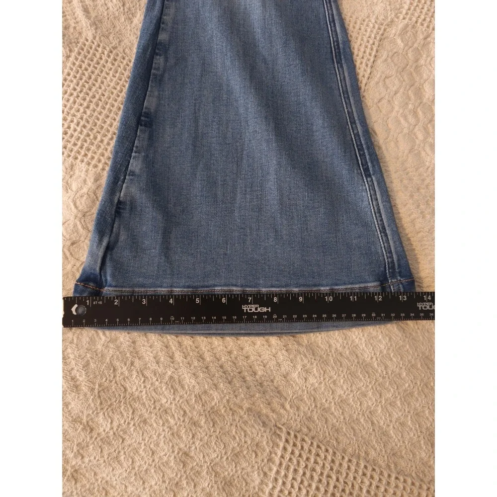 American Eagle Festival Flare‎ Jeans High Rise Patch Pocket 8 Short